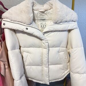 Abercrombie White Puffer Jacket with Faux Fur